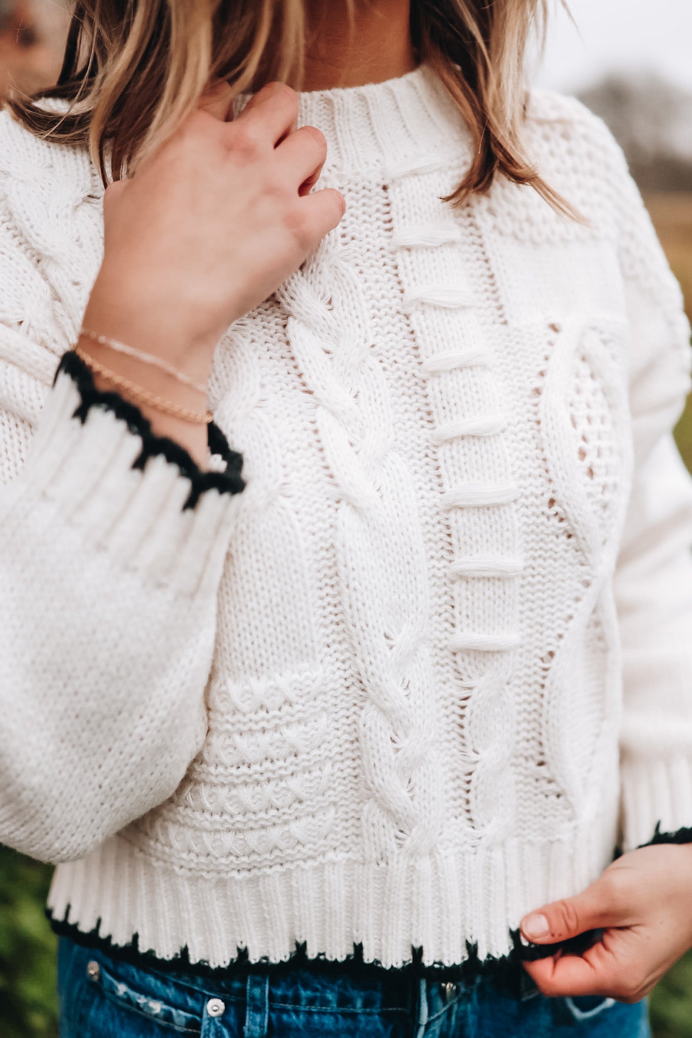 BLACK FRIDAY STITCHED EDGES SWEATER