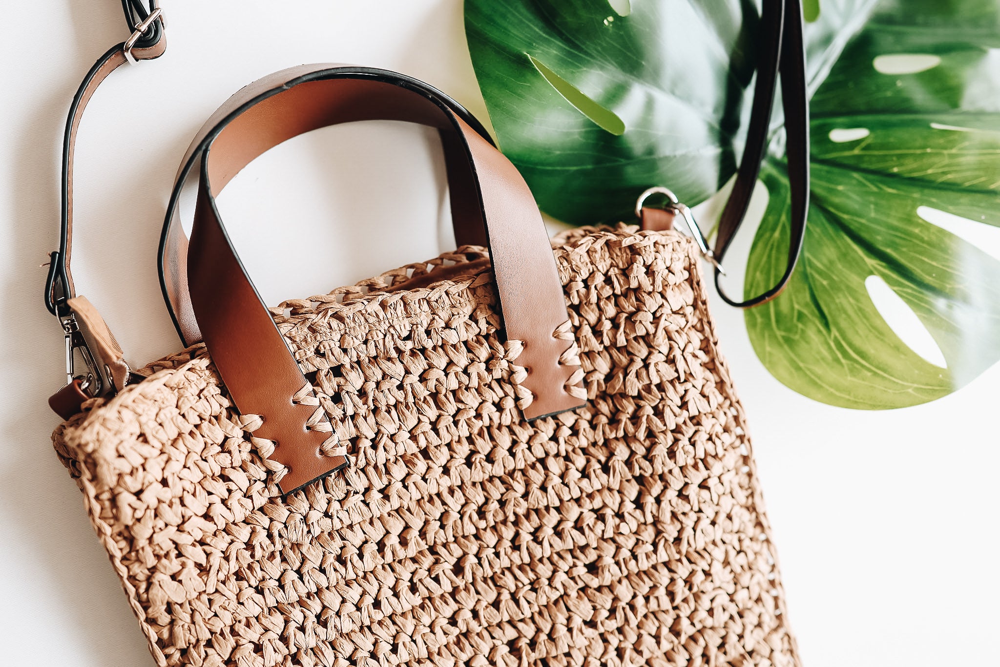 WOVEN TOTE BAG