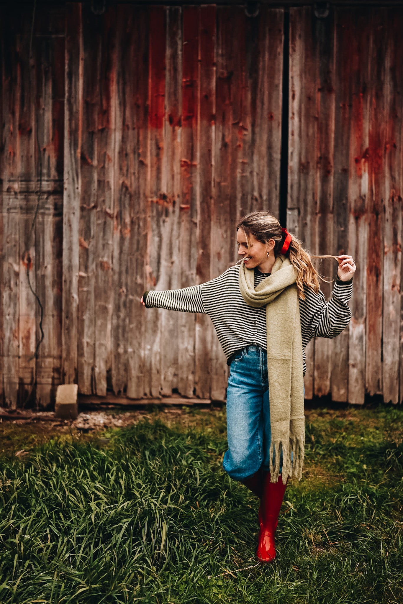 BLACK FRIDAY STRIPE CARDIGAN