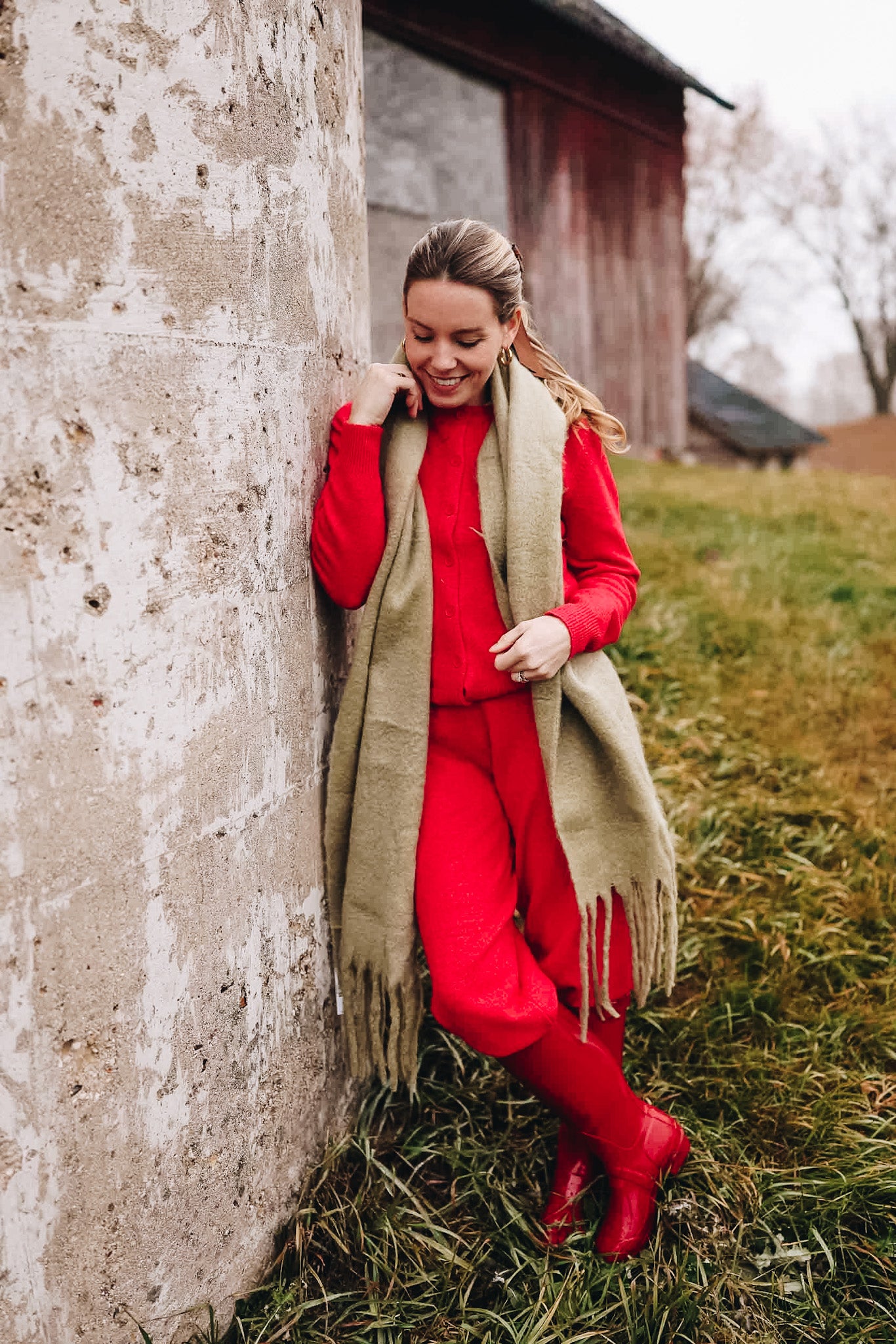 BLACK FRIDAY SWEATER SET