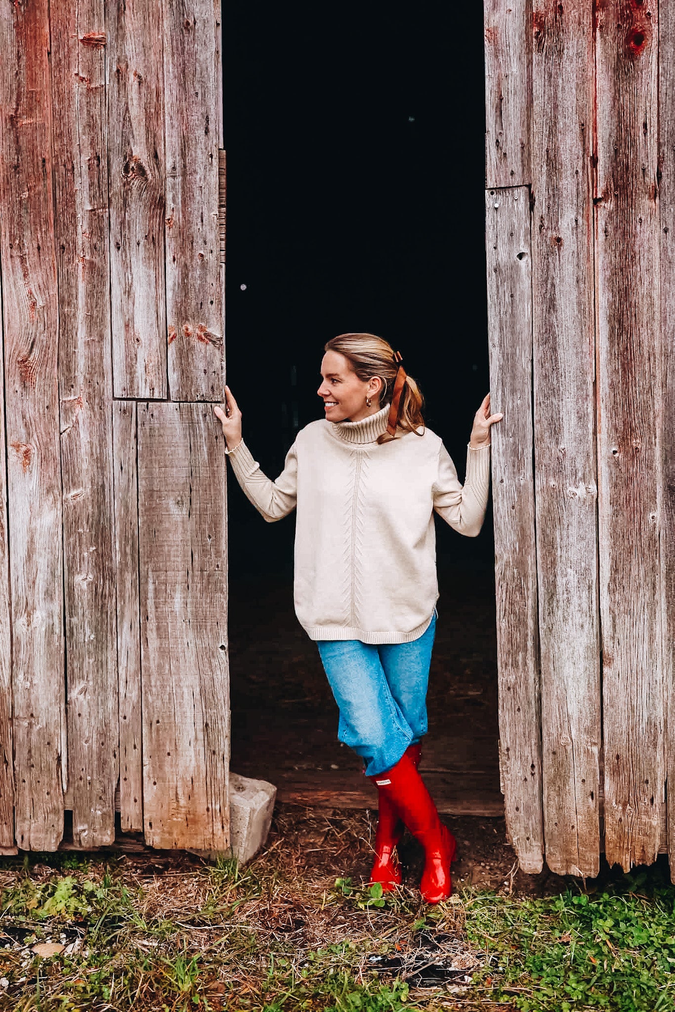 BLACK FRIDAY TURTLENECK SWEATER