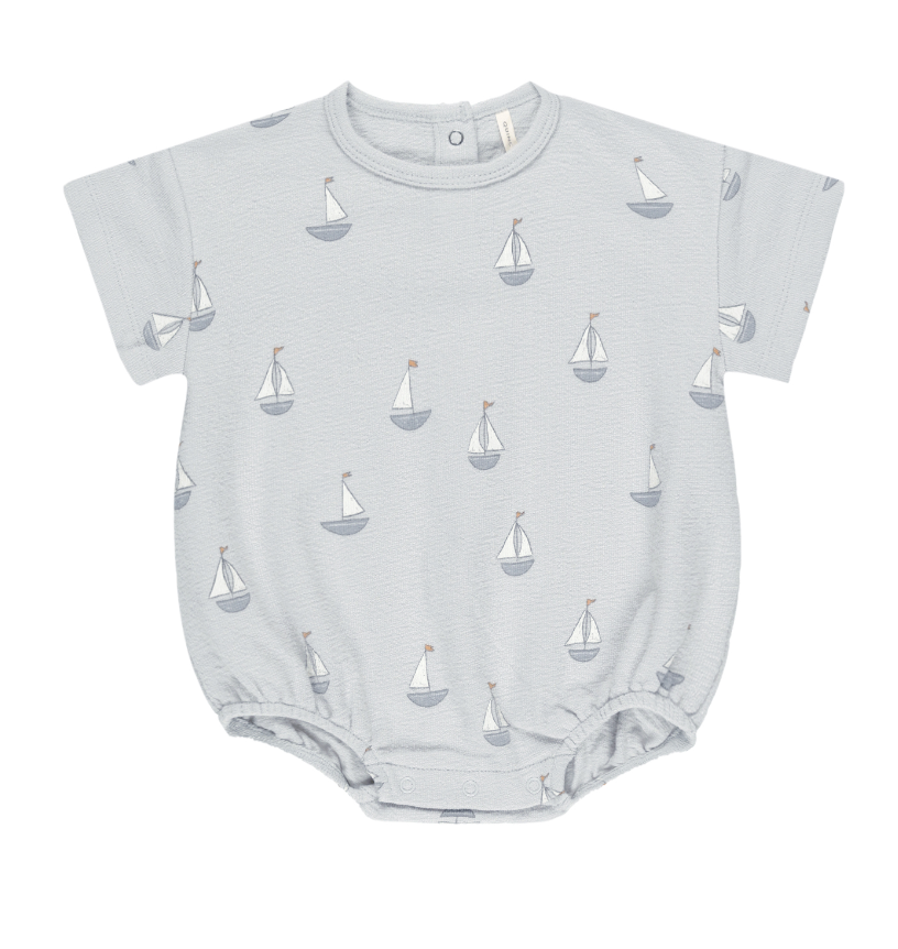 RELAXED SHORT SLEEVE BUBBLE ROMPER || SAILBOATS