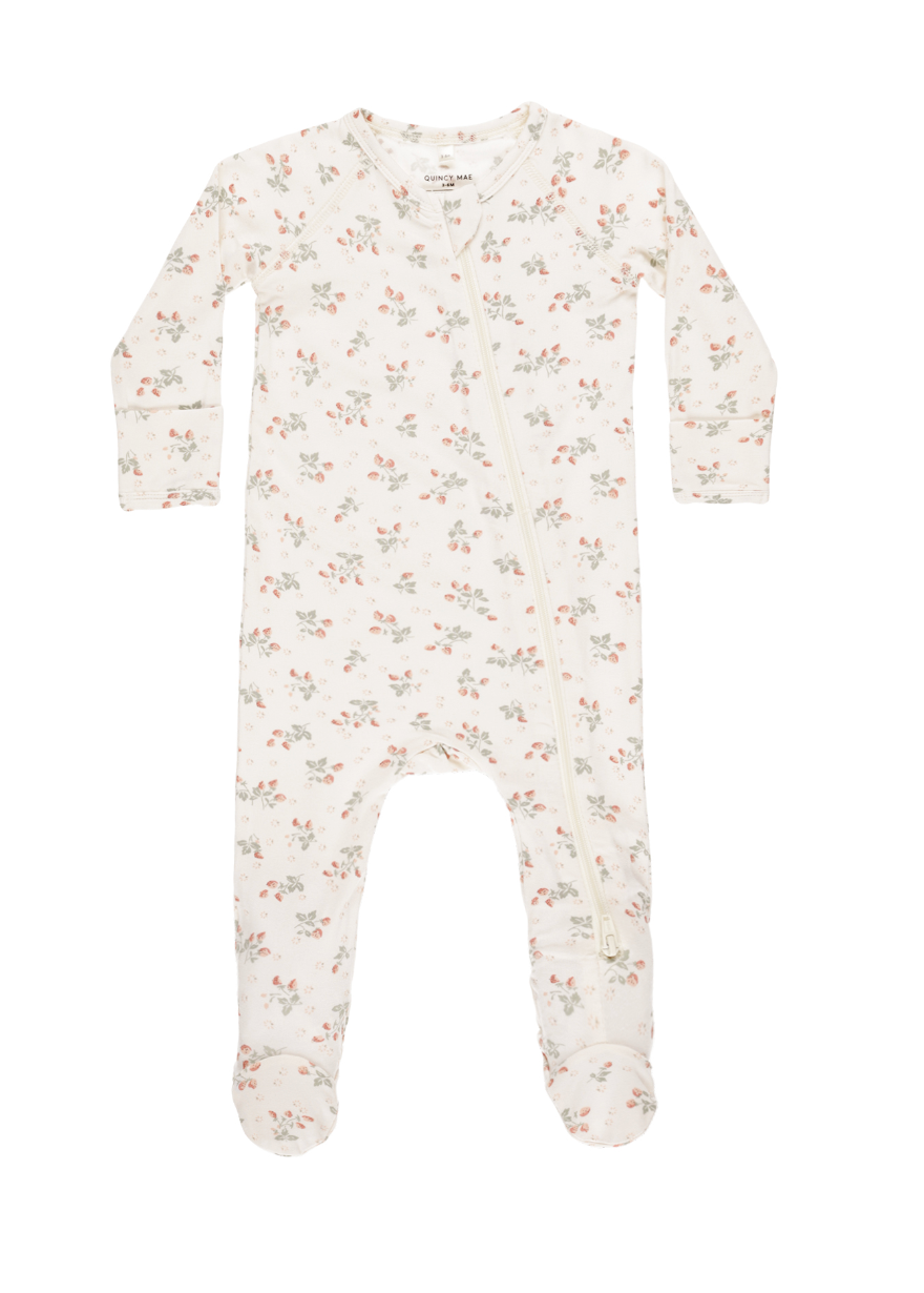 BAMBOO ZIP FOOTIE || STRAWBERRIES