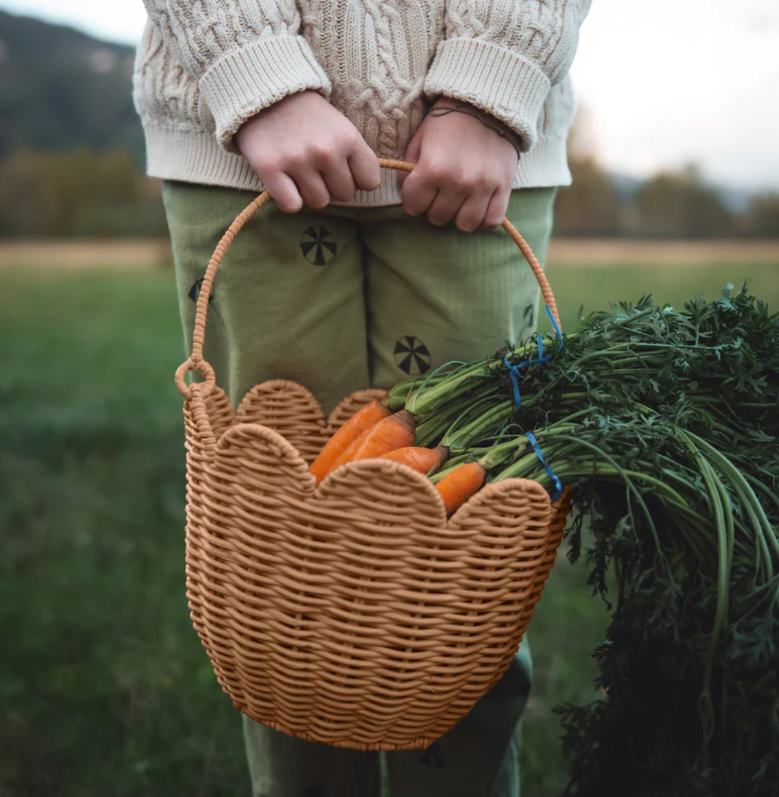 Rattan Tulip Carry Basket