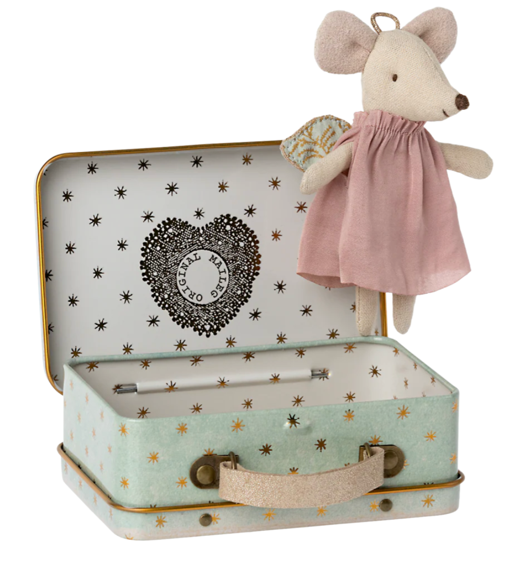 Angel mouse in suitcase, Little sister