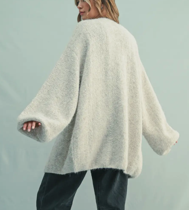 OLLI OVERSIZED CARDIGAN