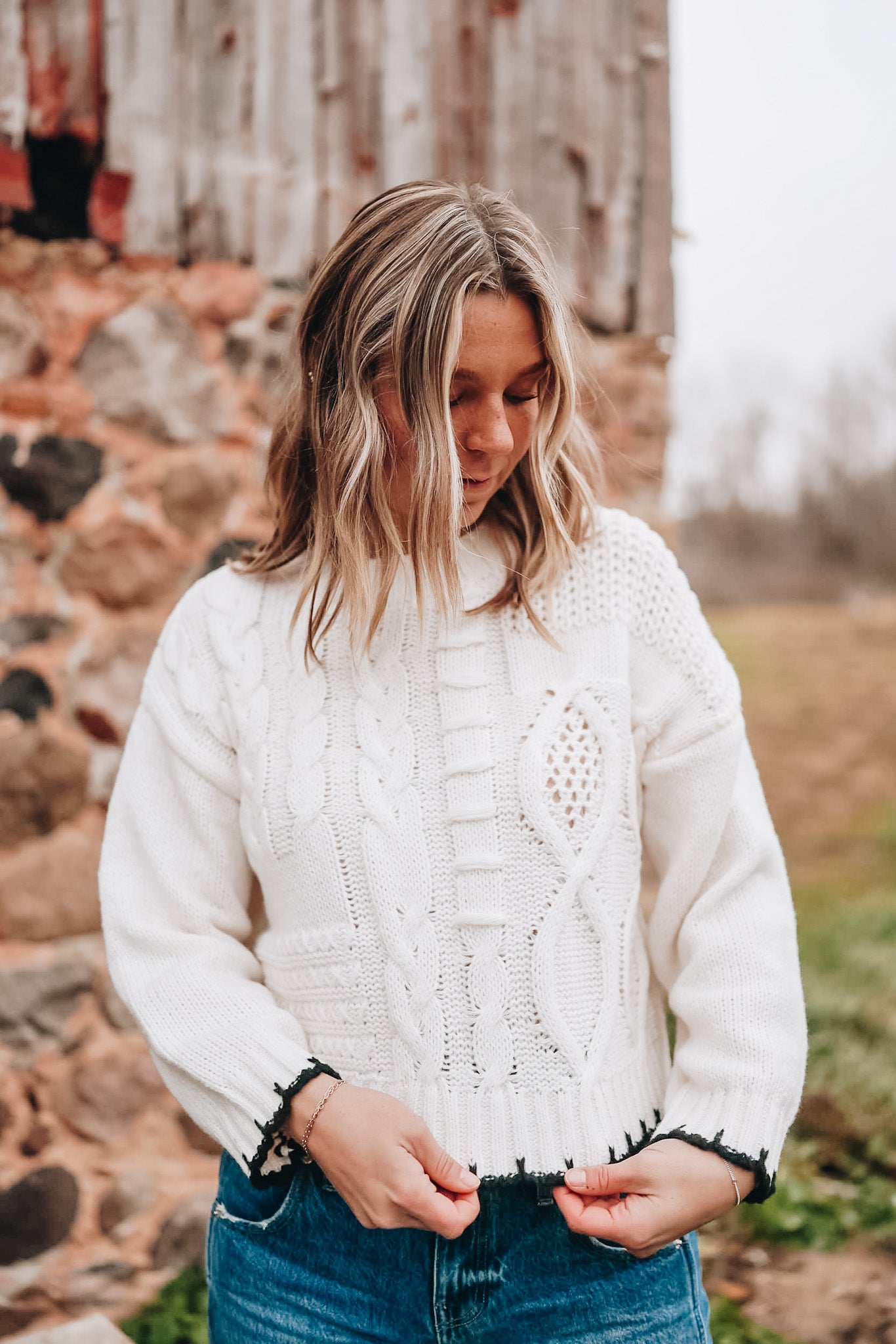 BLACK FRIDAY STITCHED EDGES SWEATER