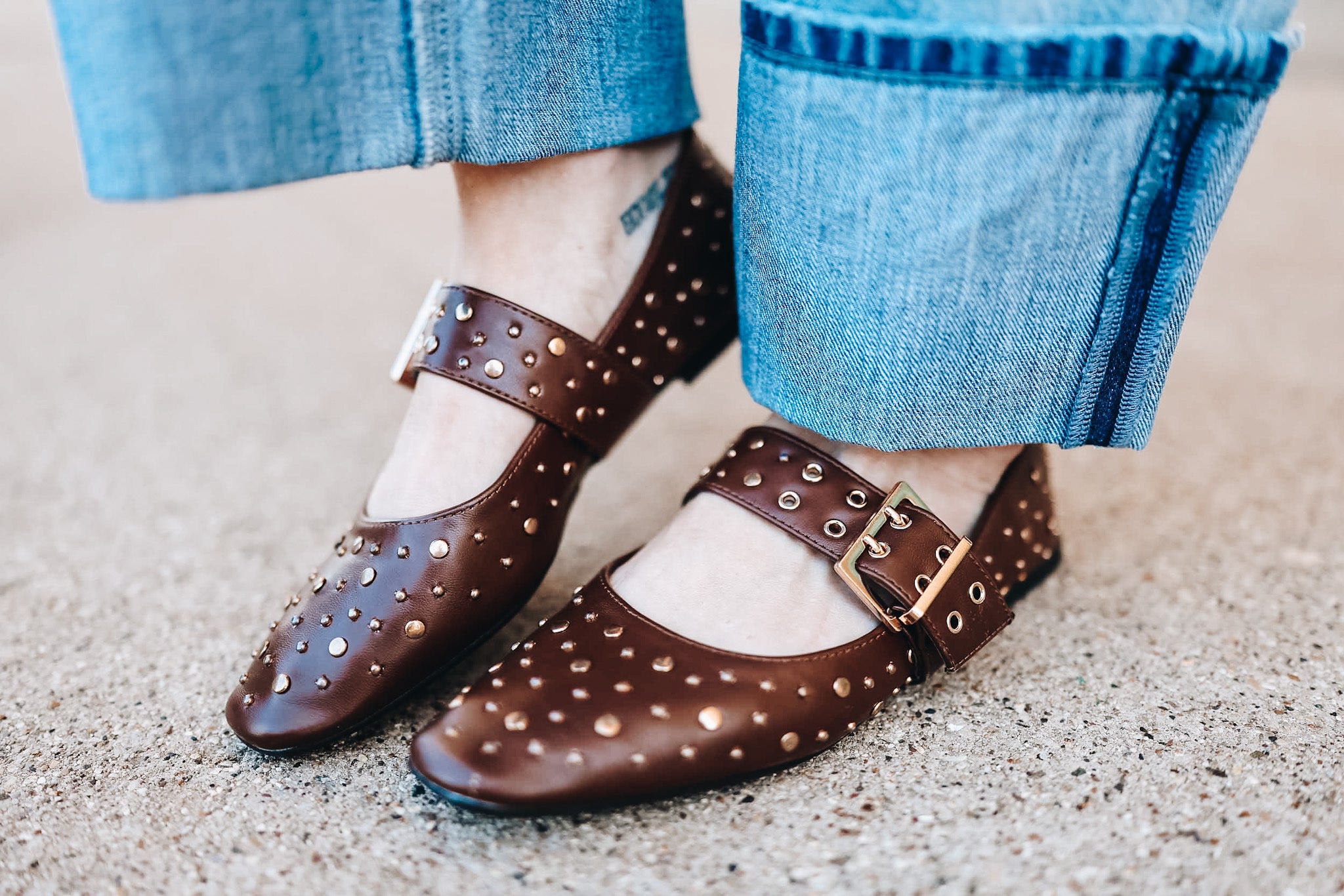 AVRIL STUDDED FLAT