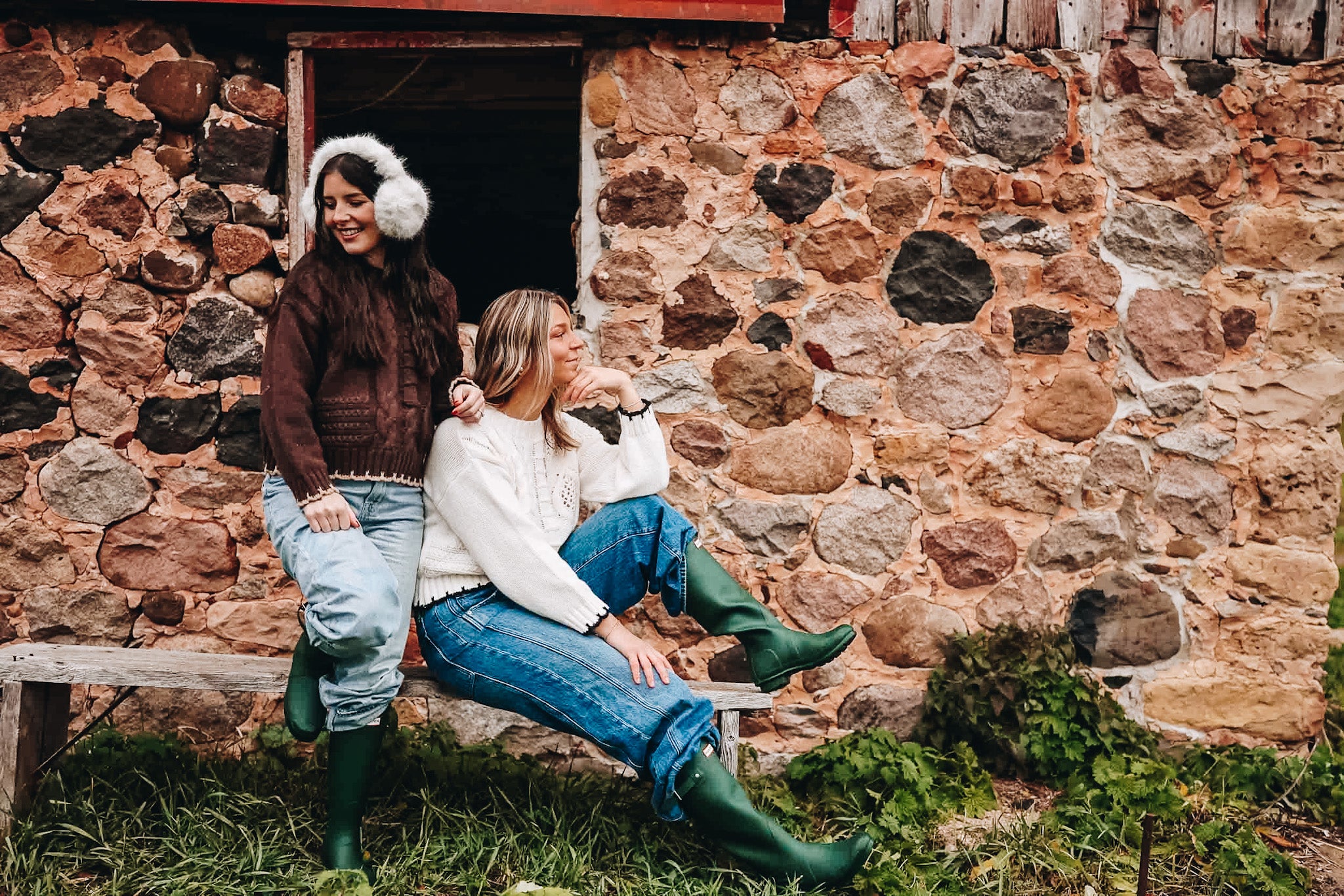 BLACK FRIDAY STITCHED EDGES SWEATER