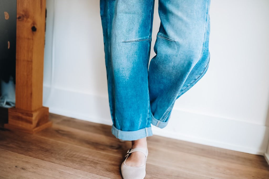 BARREL BACK JEANS