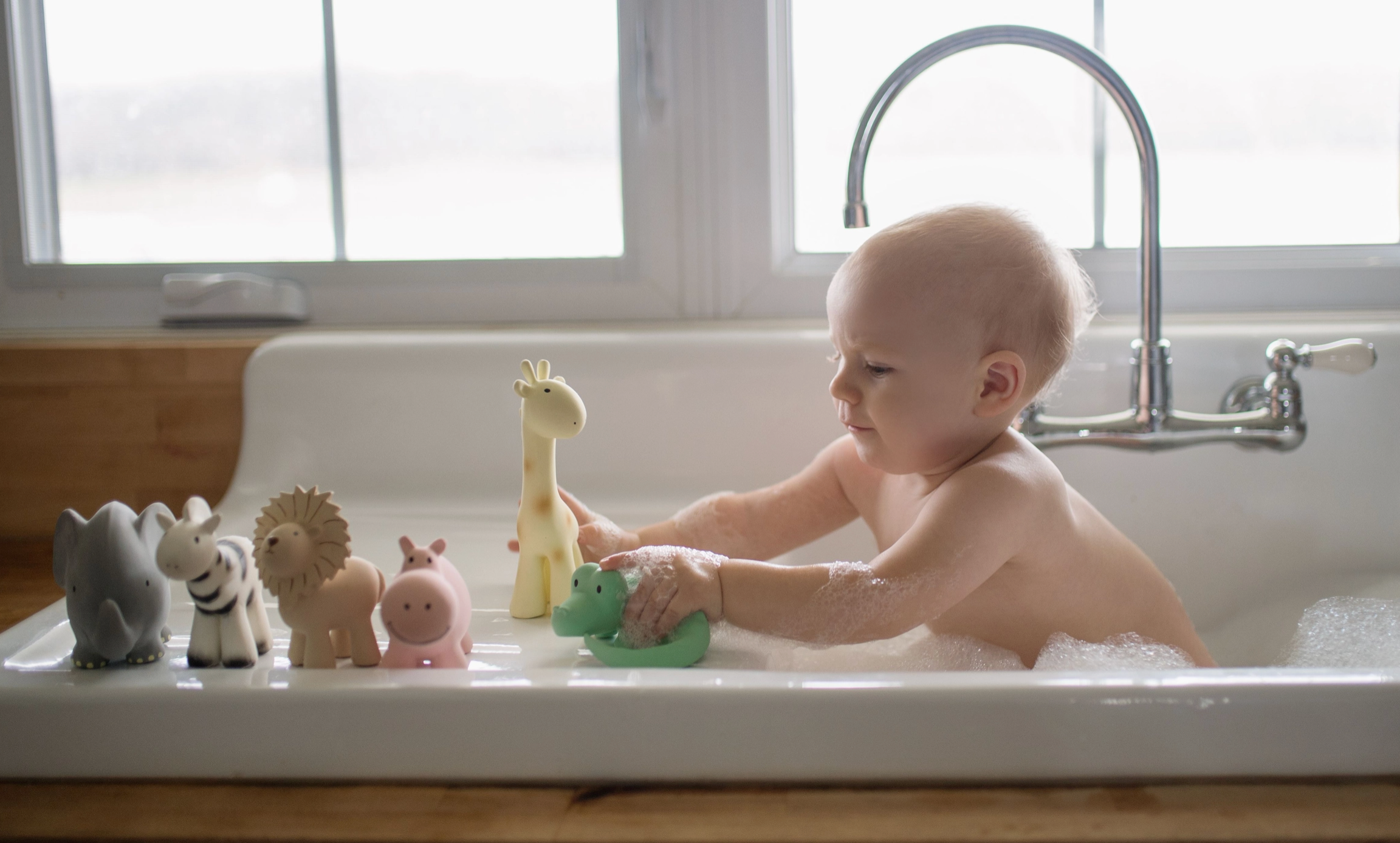 Lion Natural Organic Rubber Rattle, Teether & Bath Toy
