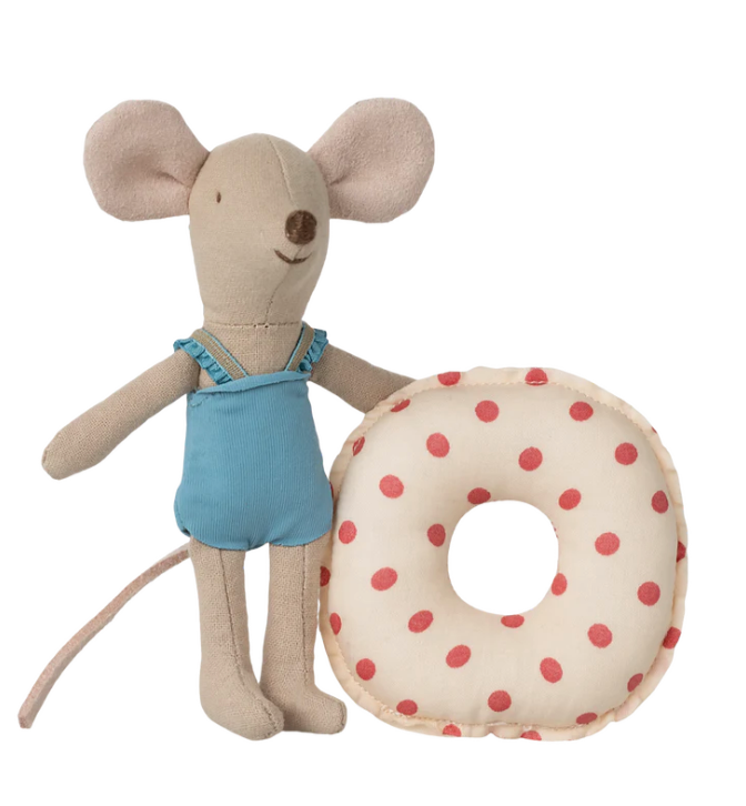 Beach mouse with float, Little sister